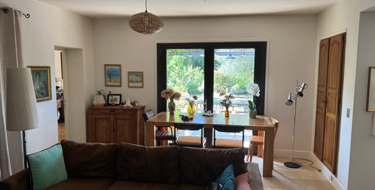 Holiday House Uzes swimming pool